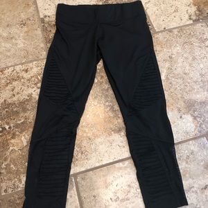 Victoria’s Secret women’s mesh workout pants